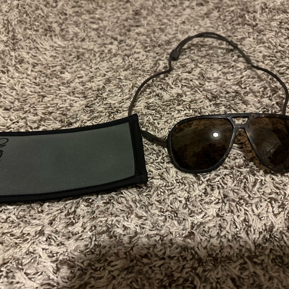 Classic Tortoise Frame Ombraz Armless Sunglasses, regular, with polarized lenses